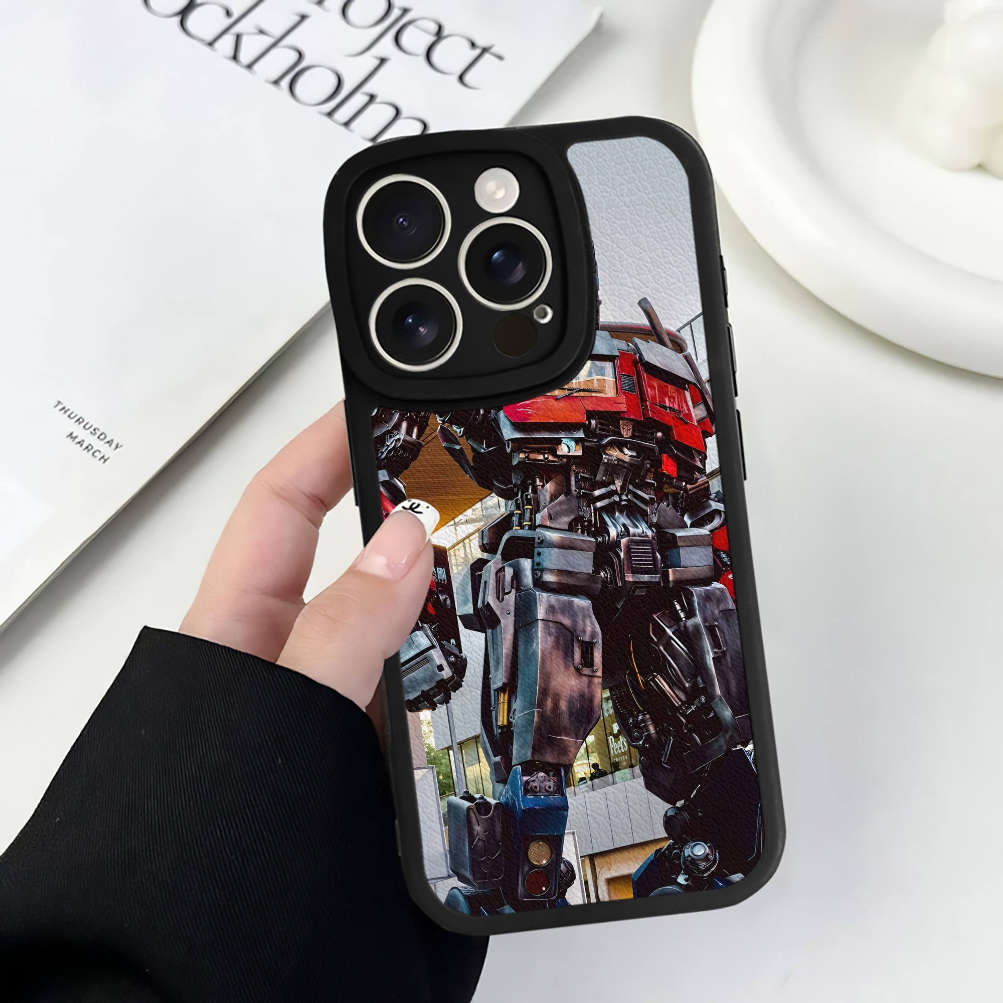 （画像用） Transformers トランスフォーマー 【iPhone 16シリーズ対応】シリコンスマホケース（レザー調） 材質：シリコン
